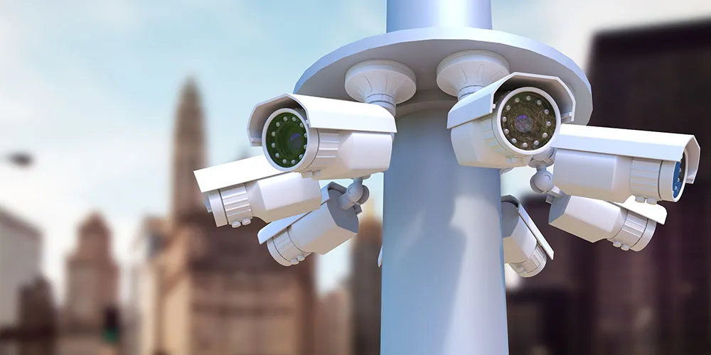 cctv-install Several CCTV Cameras mounted on a pole